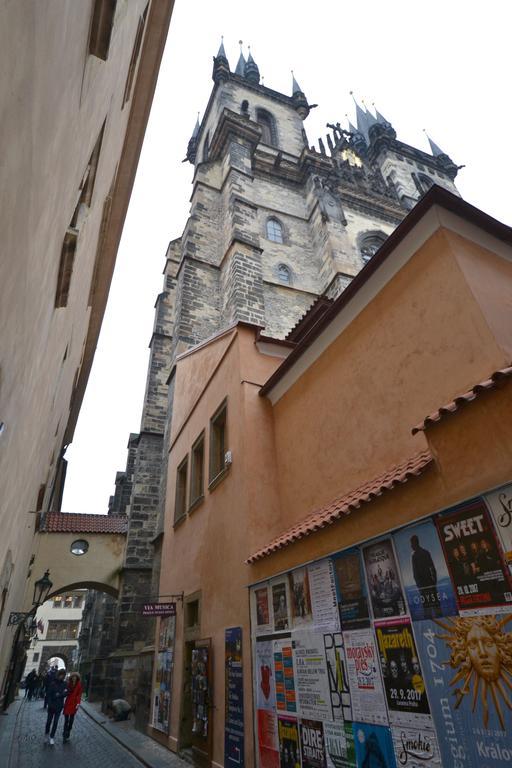 Cozy Flat By The Astronomical Clock Appartamento Praga Esterno foto