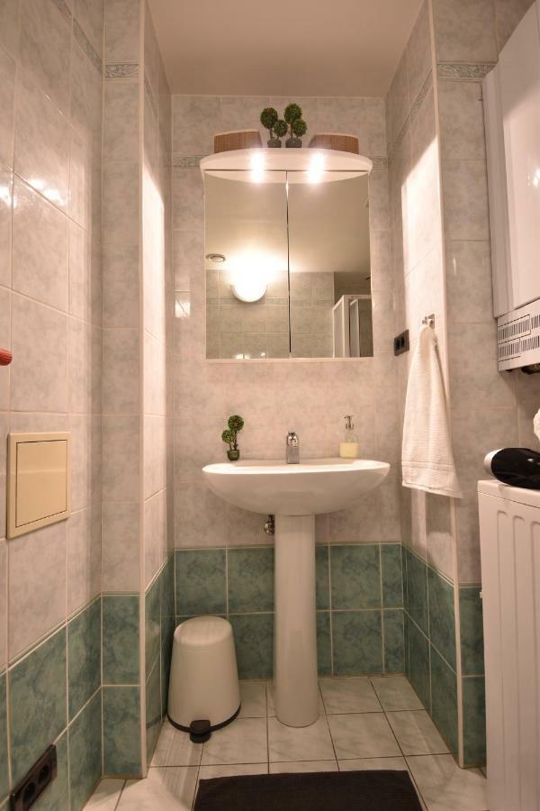 Cozy Flat By The Astronomical Clock Appartamento Praga Esterno foto