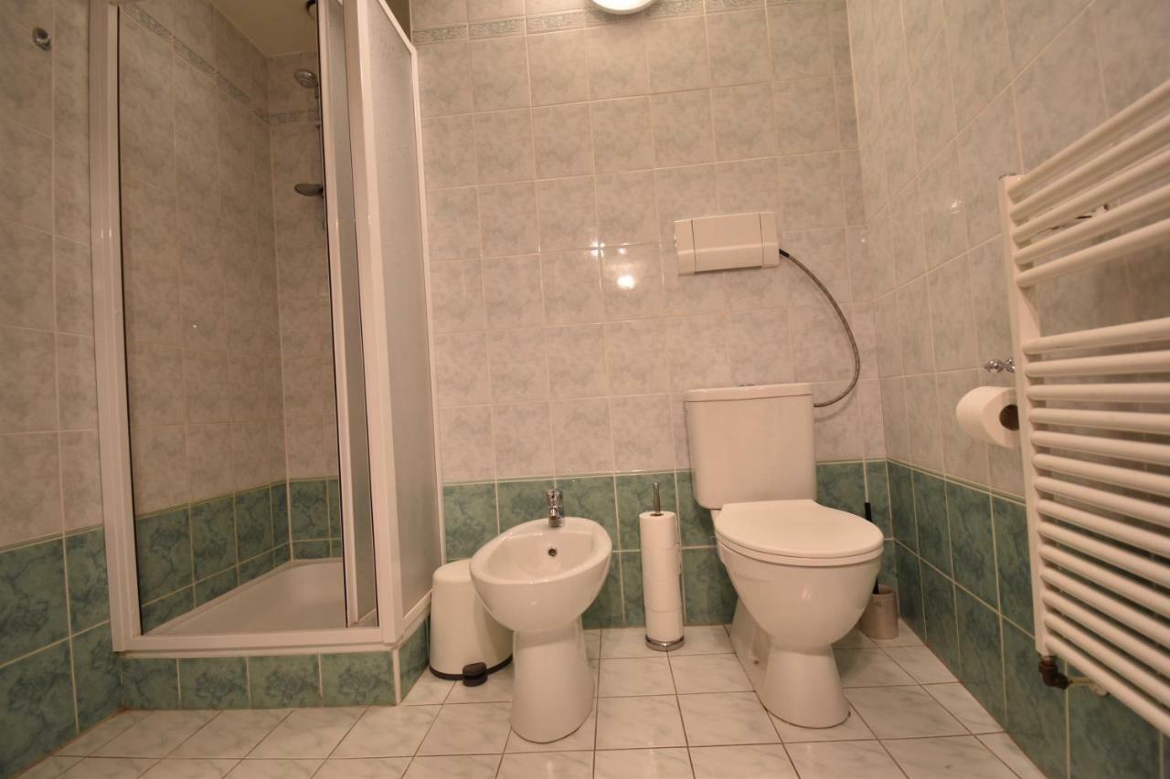 Cozy Flat By The Astronomical Clock Appartamento Praga Esterno foto
