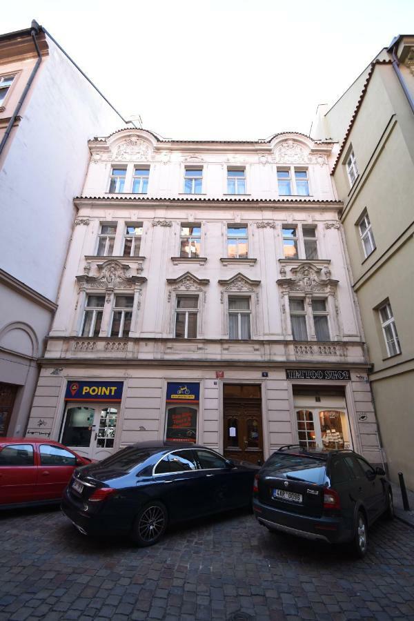 Cozy Flat By The Astronomical Clock Appartamento Praga Esterno foto