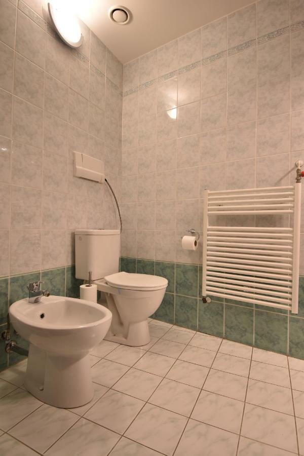 Cozy Flat By The Astronomical Clock Appartamento Praga Esterno foto